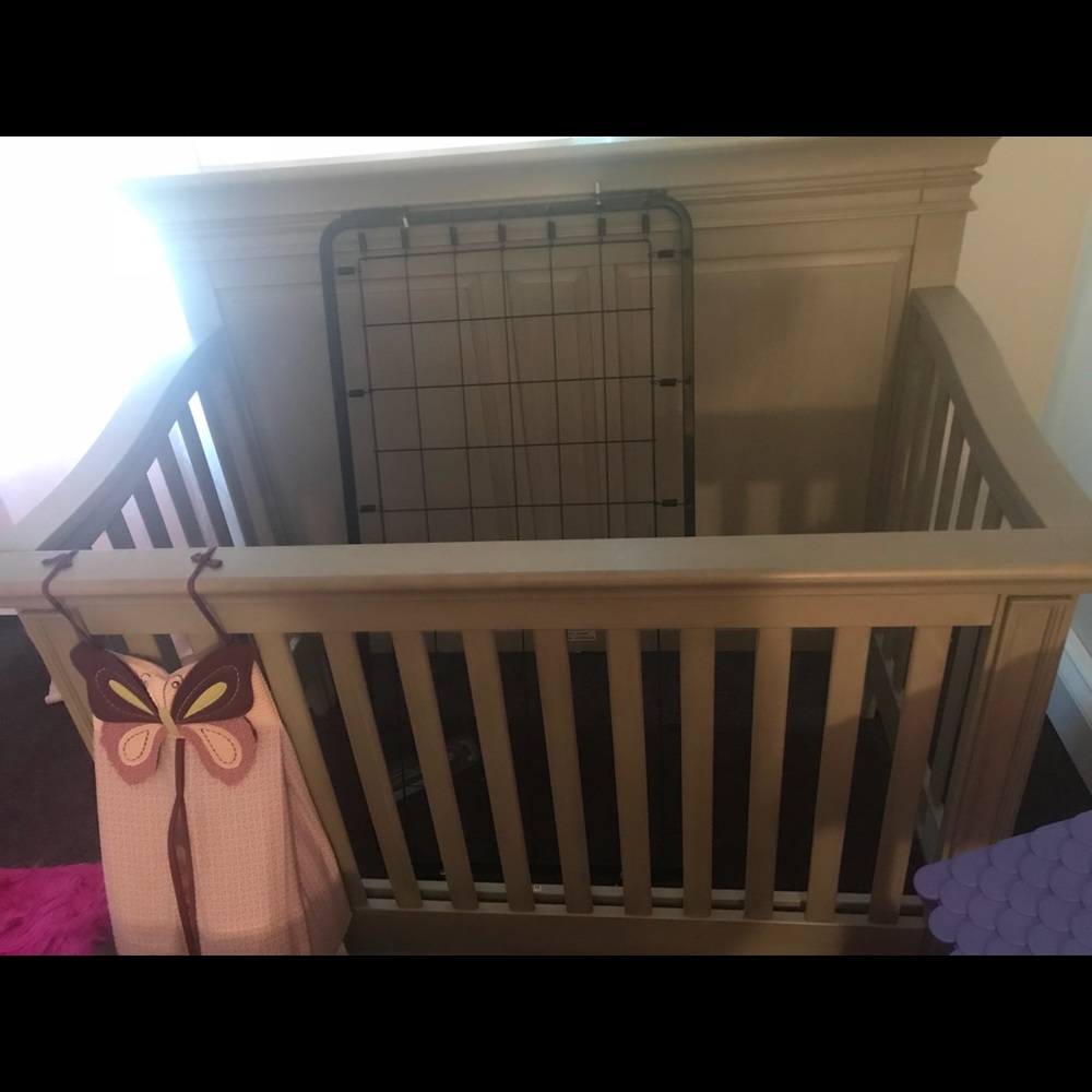 Crib - Picture 4 of 6